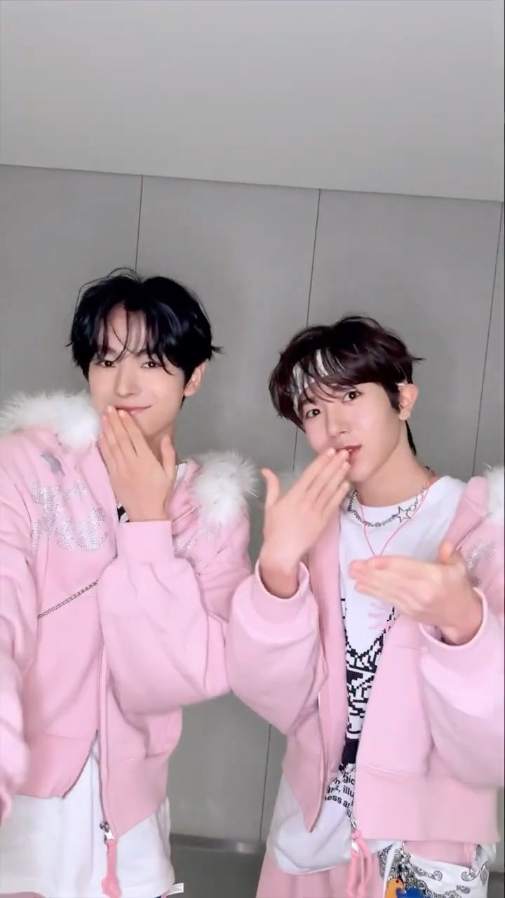 잠든 너의 입 맞출 거야 ? #YUSHI #RYO #NCTWISH #Miracle #NCTWISH_Miracle #SM_30thAnniversary